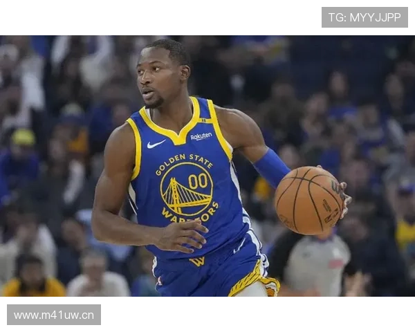 勇士险胜火箭格林霍福德发力